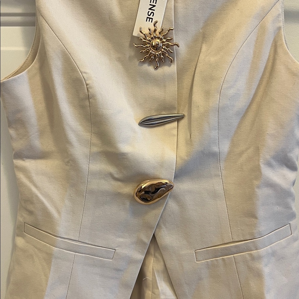 COMMENSE split vest in beige size small - Picture 2 of 4
